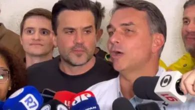 Pablo Marçal declara apoio político e passa a integrar equipe de Flávio Bolsonaro