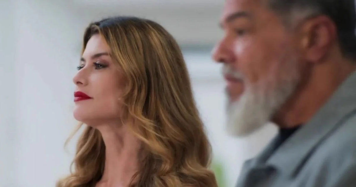 Por Você: Vanessa ganha novo aliado e agradece com beijo