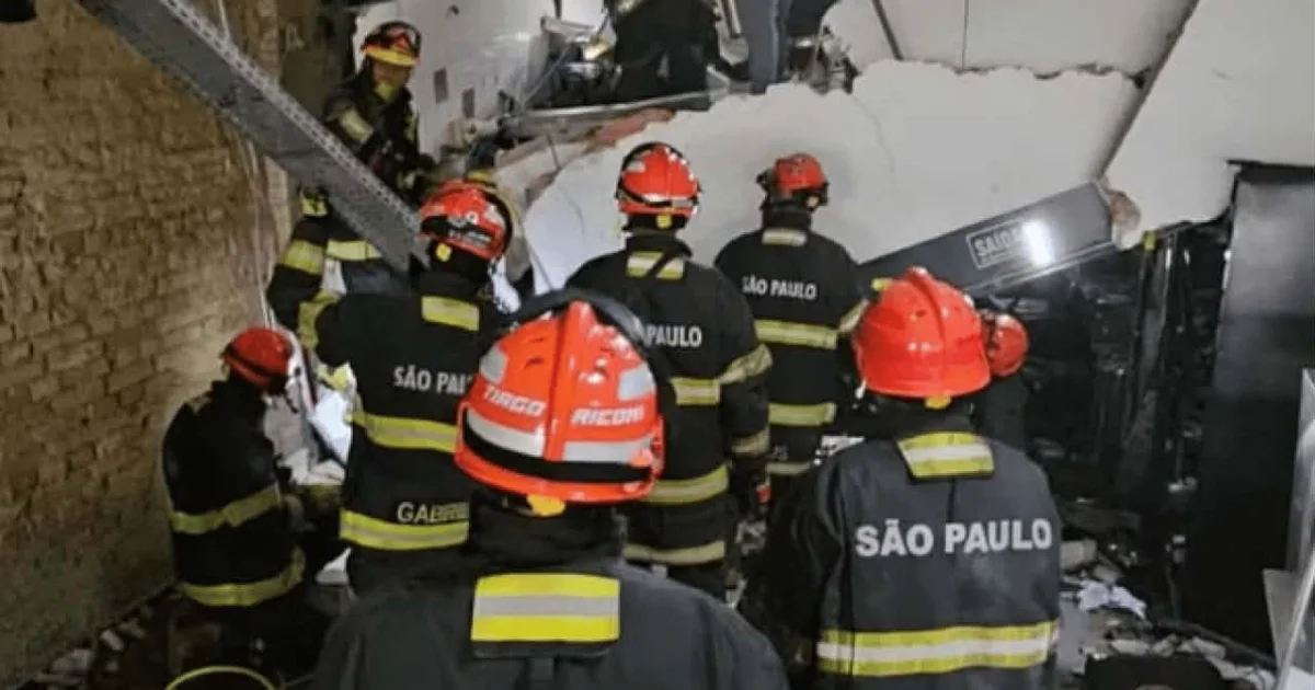 Prédio desaba na zona Leste de São Paulo