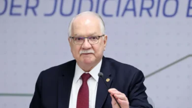Pronunciamento no STF: Edson Fachin quebra o silêncio após relatório da PF citar Moraes