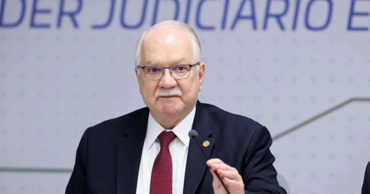 Pronunciamento no STF: Edson Fachin quebra o silêncio após relatório da PF citar Moraes