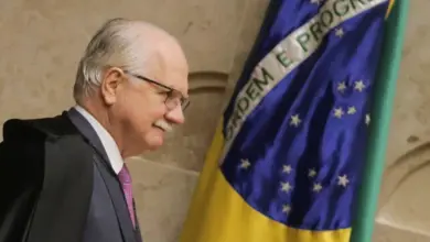 Reunião convocada por Fachin reúne ministros do TSE em meio a novas divergências no STF