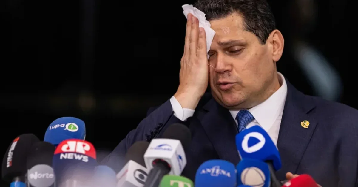 Reunião de três horas entre Moraes e Alcolumbre chama atenção em meio à crise envolvendo Mendonça