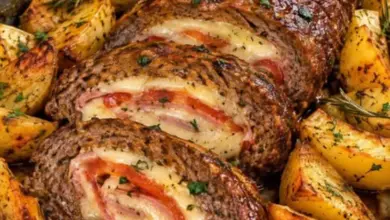 Rocambole de Carne com Batatas Crocantes: Receita Suculenta, Recheada e Perfeita para o Almoço em Família