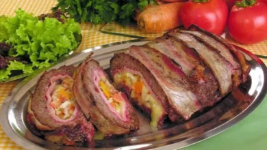Rocambole de carne moída com bacon: uma receita suculenta para o almoço em família