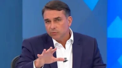 Sensitiva faz previsão sobre Flávio Bolsonaro e chama atenção nas redes sociais