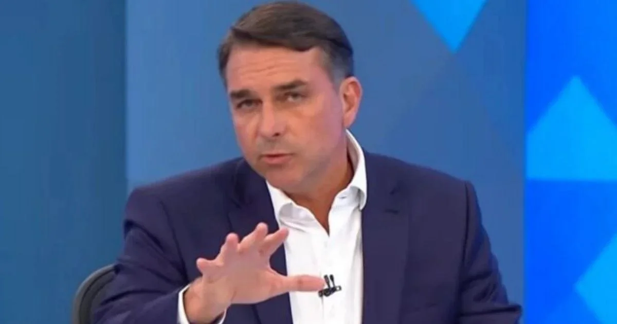Sensitiva faz previsão sobre Flávio Bolsonaro e chama atenção nas redes sociais