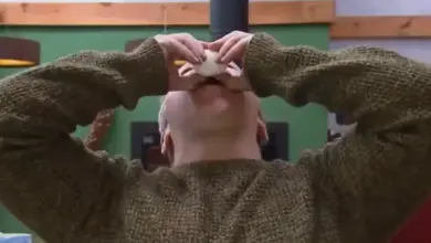 Sérgio Hondjakoff volta a comer ovo cru em A Fazenda 18