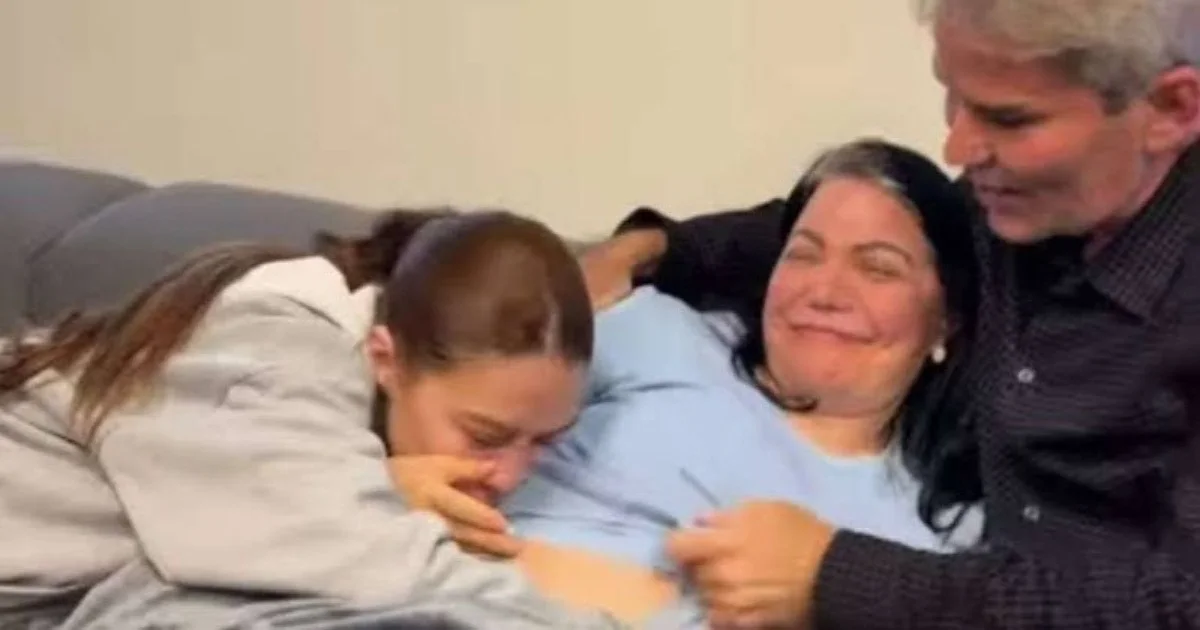 Simone Poncio dá à luz aos 50 anos e celebra chegada de Marie Vitória