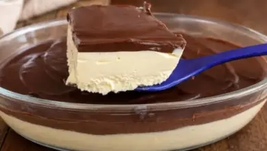 Sobremesa Cremosa de Chocolate com Creme Branco: Uma Delícia Fácil, Geladinha e Irresistível