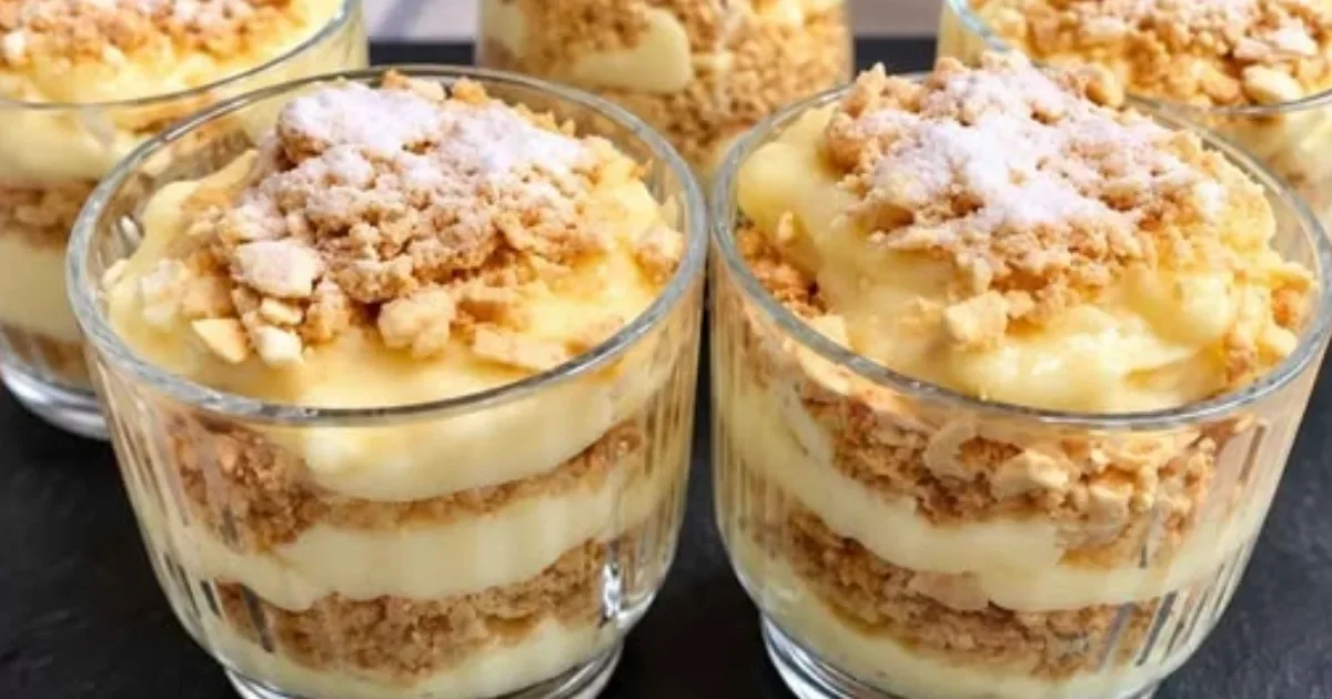 Sobremesa Napoleão: Uma Delícia Cremosa com Camadas de Biscoito que Derrete na Boca