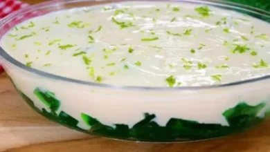 Sobremesa refrescante de limão: cremosa, geladinha e muito fácil de preparar