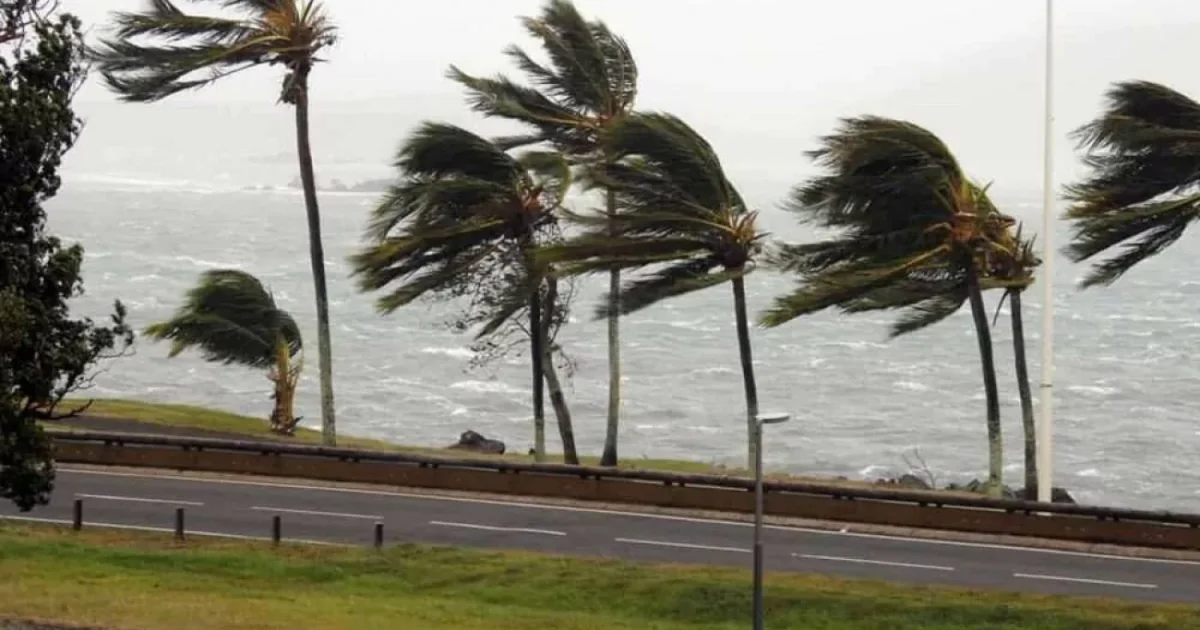 Sul entra em alerta vermelho por ciclone, chuva intensa, ventos fortes e risco de granizo