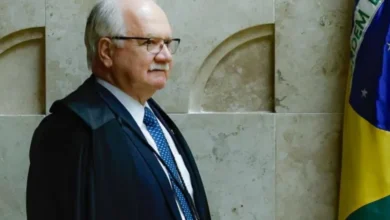 Tensão no Judiciário: Fachin quer ouvir ex-presidentes do STF para buscar saídas para crise na Corte