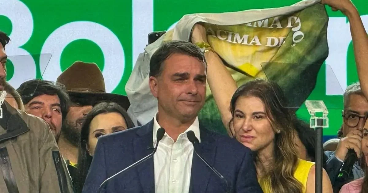 TSE mantém parte de site da campanha de Lula sobre conteúdos envolvendo Flávio Bolsonaro