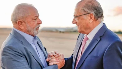 TSE suspende propaganda de Lula por não mencionar Alckmin