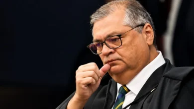 Van Hattem anuncia pedido de impeachment contra Flávio Dino após decisão sobre comando da PF