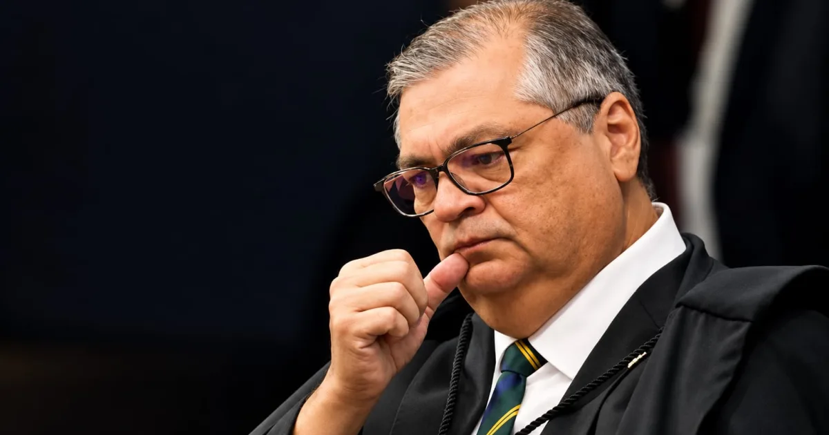 Van Hattem anuncia pedido de impeachment contra Flávio Dino após decisão sobre comando da PF