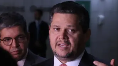 Viana e Vieira ampliam pressão sobre Alcolumbre por CPI do Banco Master