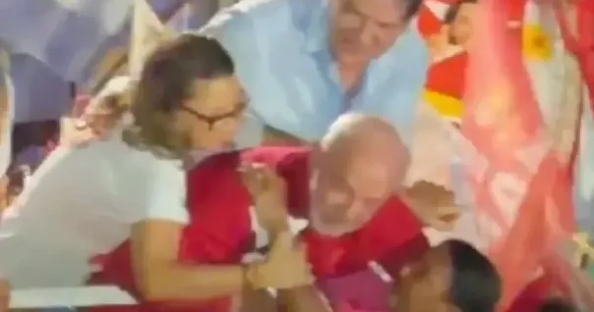 Vídeo nas redes: Janja intervém e afasta eleitora que abraçou Lula no Ceará