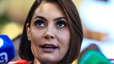 A condição de Michelle para entrar na campanha de Flávio Bolsonaro
