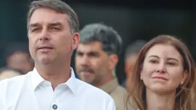 Antes de enfrentar Lula na Band, Flávio Bolsonaro toma decisão que chama atenção