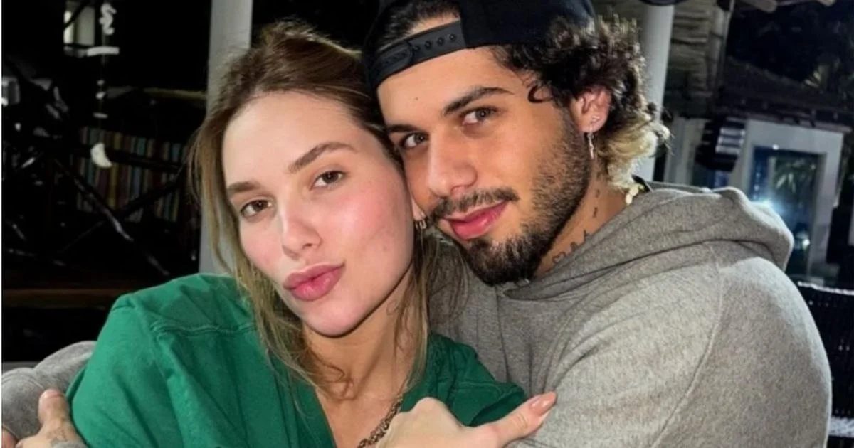 Após término com Vini Jr., Virginia curte praia com Zé Felipe e filhos