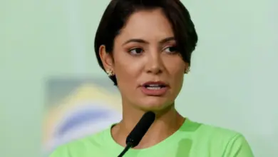 Atitude de Michelle Bolsonaro durante votação ganha destaque
