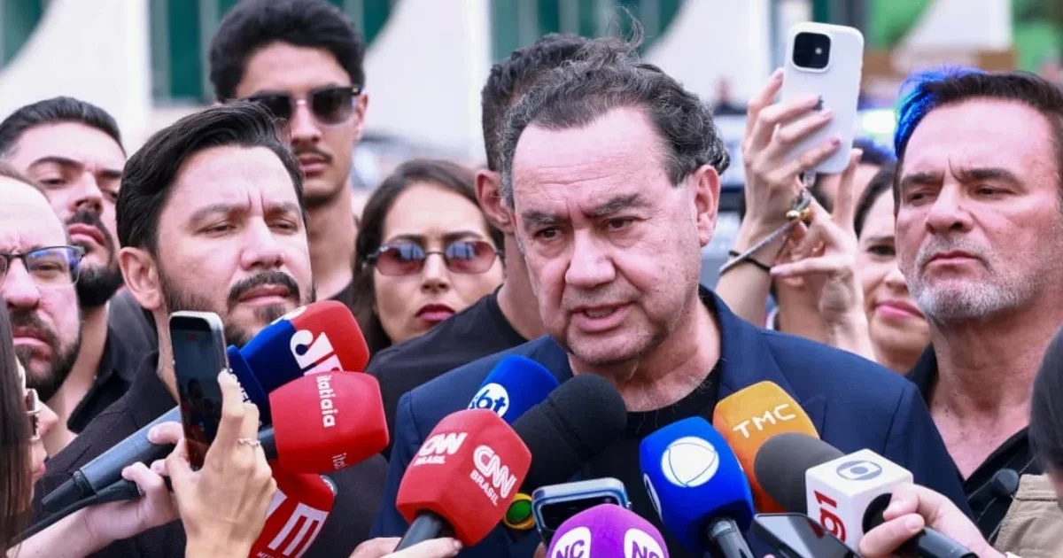 Augusto Cury toma decisão após conversa com Flávio Bolsonaro e movimenta o cenário político