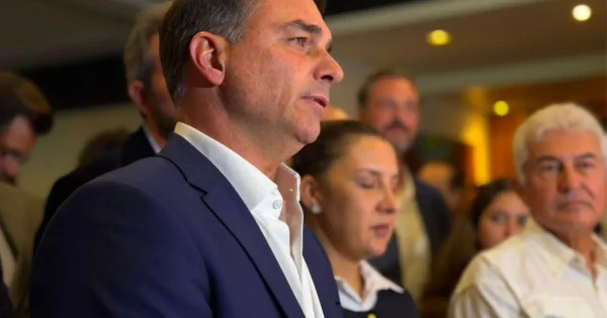 Campanha de Flávio chama decisão sobre canal pró-Lula de “claro atropelo” e reage ao TSE