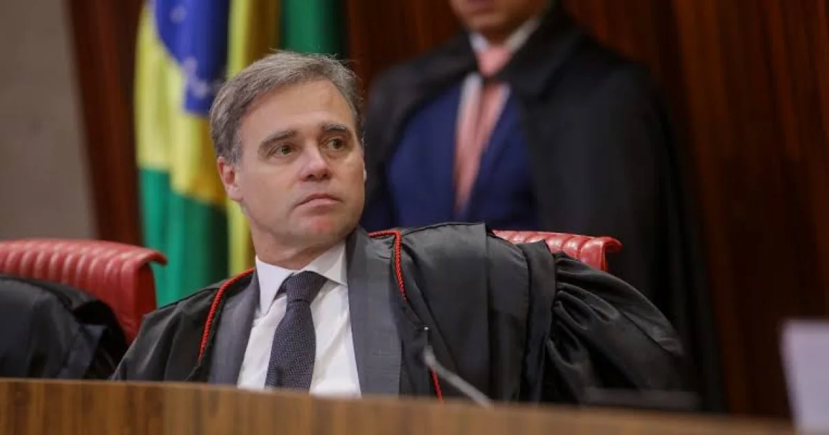 Caso envolvendo Flávio e Lula tem novo desdobramento após mudança de voto de Mendonça