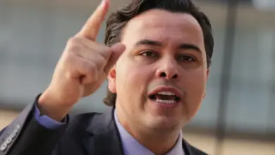 Chiquini aciona a PGR após declarações de Janones e Lindbergh sobre Flávio Bolsonaro
