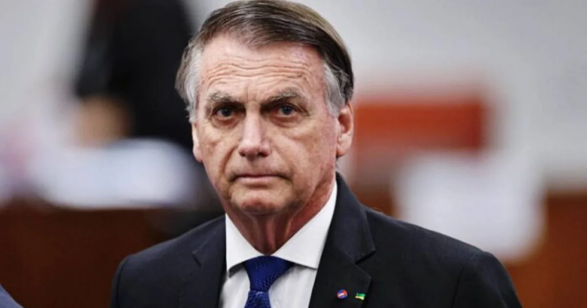 Com direitos políticos suspensos, Jair Bolsonaro fica impedido de votar em Flávio nas Eleições 2026