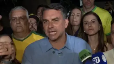 Corte na aposentadoria? Flávio Bolsonaro abre o jogo e revela plano real para os aposentados caso seja eleito