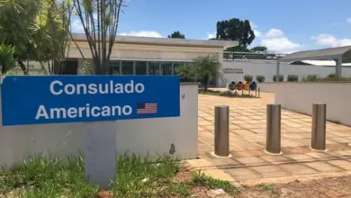 Embaixada dos EUA interrompe atendimentos no Brasil e medida chama atenção