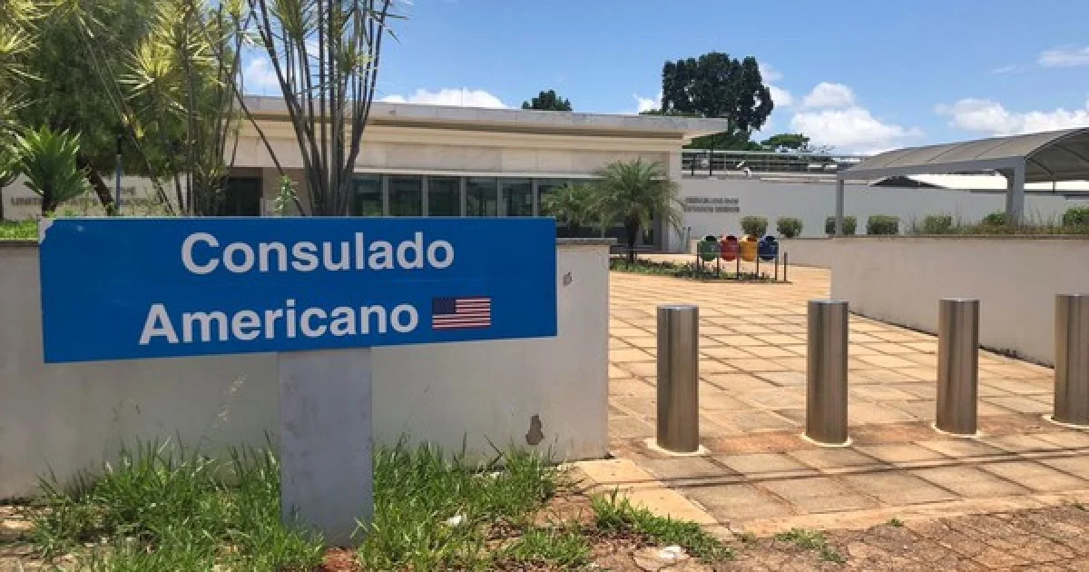Embaixada dos EUA interrompe atendimentos no Brasil e medida chama atenção