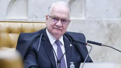 Fachin dá cinco dias à PGR e abre caminho para possível arquivamento de inquérito contra Bolsonaro