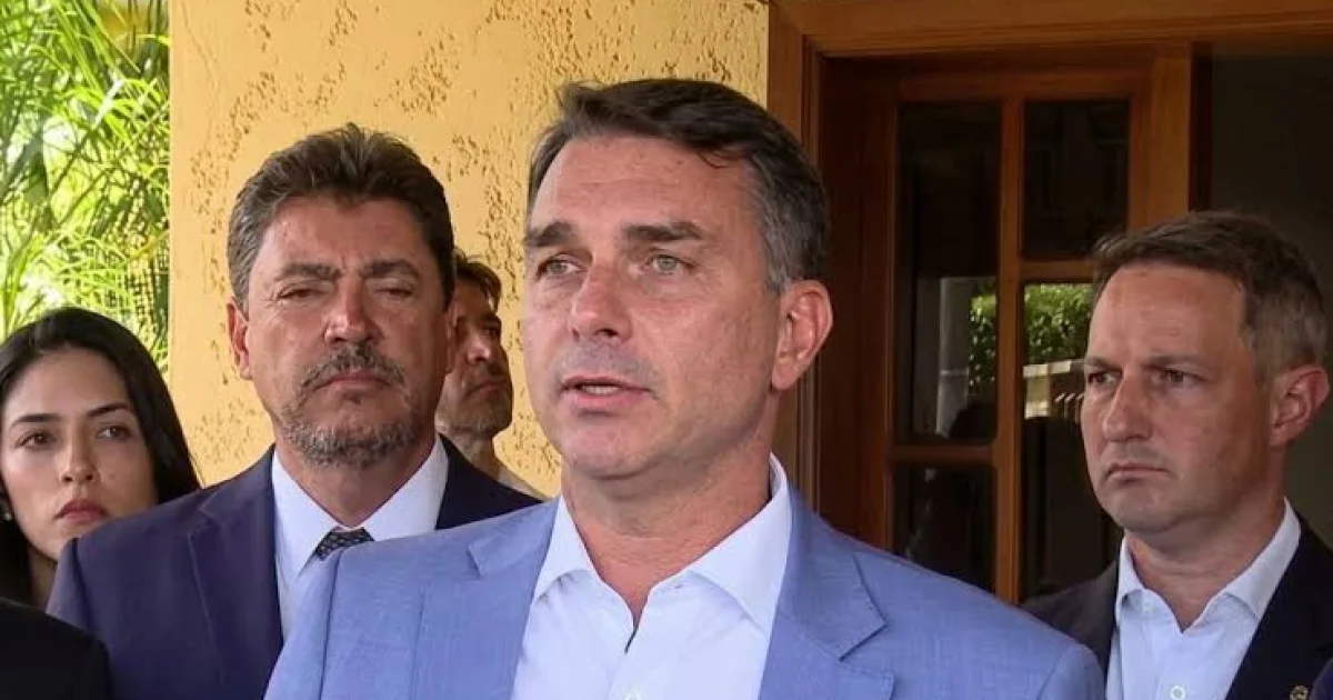 Fala de Flávio sobre Constituição acende alerta entre aliados no 2º turno