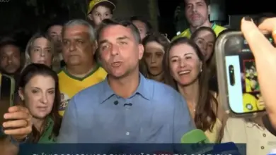Flávio Bolsonaro celebra liderança no 1º turno e manda recado: O Brasil deseja mudança