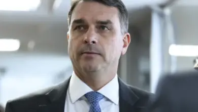 Flávio Bolsonaro define ida a debates do 2º turno e explica motivo