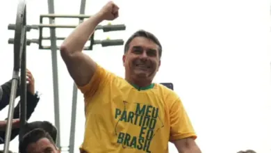 Flávio Bolsonaro promete que economia vai voltar a girar