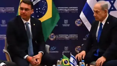 Flávio Bolsonaro recebe recado direto de Netanyahu após avançar ao 2º turno