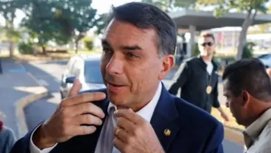 Flávio Bolsonaro toma decisão após liberação de Moraes e anuncia próximo passo