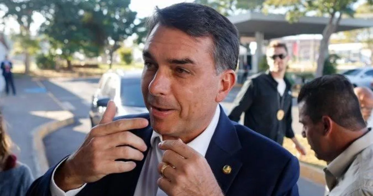 Flávio Bolsonaro toma decisão após liberação de Moraes e anuncia próximo passo