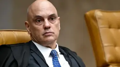 Inquérito contra Flávio Bolsonaro sob relatoria de Moraes no STF acende alerta em campanha