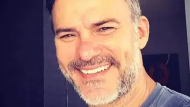 Lembra dele? Ex-galã da Globo vive fora do Brasil e se dedica ao artesanato