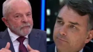 Lula age nos bastidores e prepara material contra Flávio