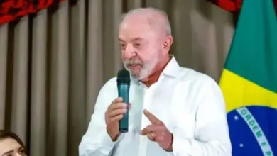 Lula cobra neutralidade e afirma que presidente do TSE não pode ter lado