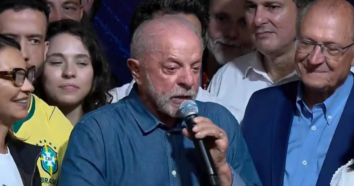 Lula defende regular redes e diz que eleição foi derrota para o negacionismo