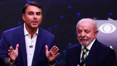 Lula e Flávio Bolsonaro se enfrentam em debate após discussão sobre R$ 134 milhões ligados a Vorcaro